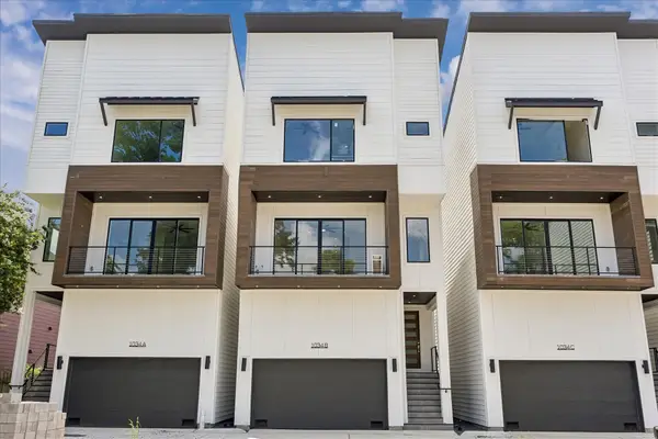 1034 W 17th St Street #A, Houston, TX 77008