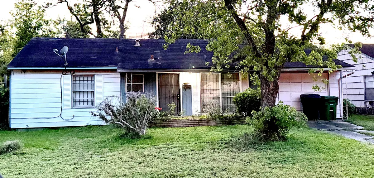 8426 Rockford Drive, Houston, TX 77033 - #1