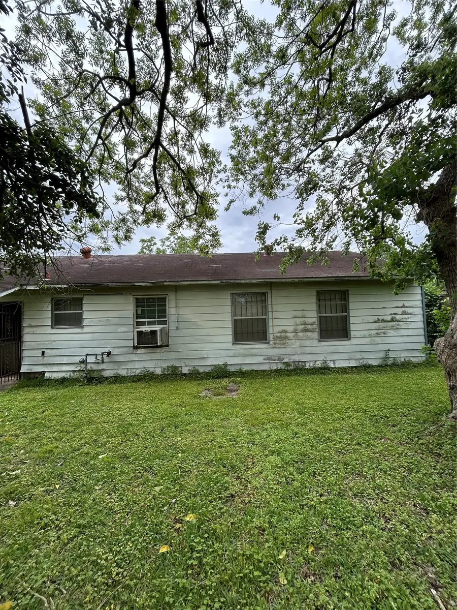 8426 Rockford Drive, Houston, TX 77033 - #3