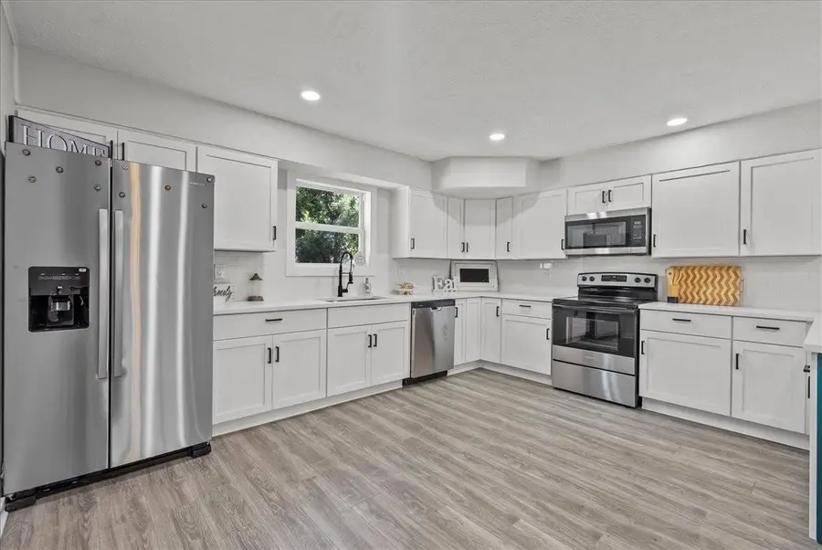 802 18th Avenue N, Texas City, TX 77590 - #2