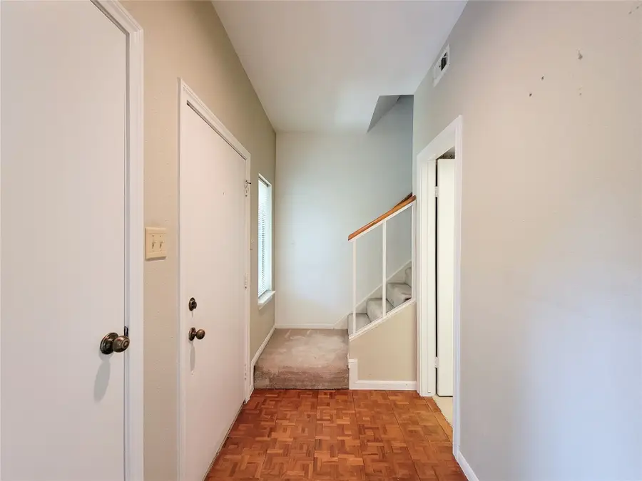 11711 Memorial Drive #565, Houston, TX 77024 - Image #2