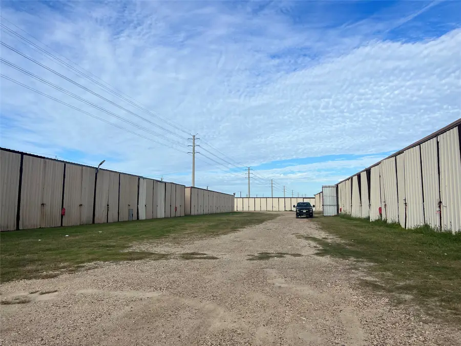 3320 E Highway 332, Freeport, TX 77541 - #2