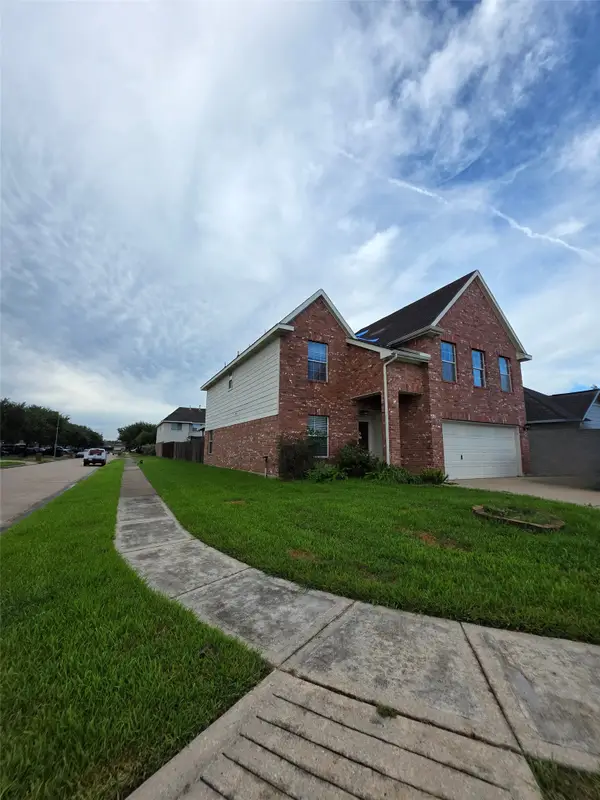 2133 Stoney Brook Drive, Deer Park, TX 77536