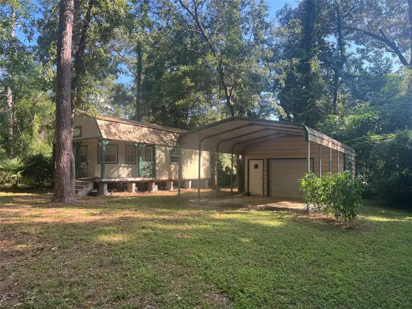 810 Ivanhoe Drive, Ivanhoe, TX 75979