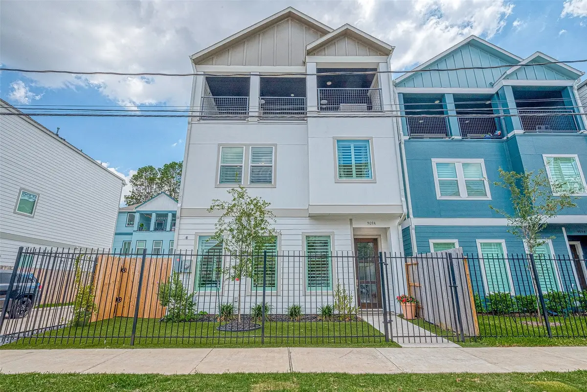 909-A W 35th Street #A, Houston, TX 77018 - #1