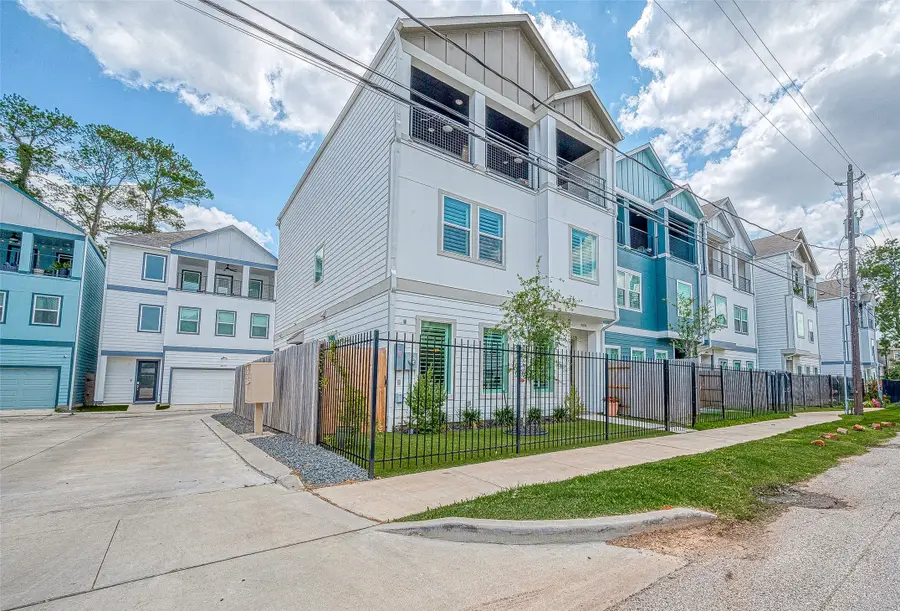 909-A W 35th Street #A, Houston, TX 77018 - #2