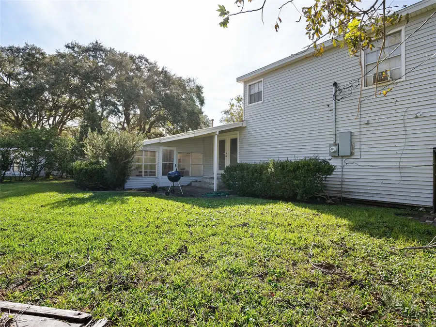 1609 Possum Trot Street, La Marque, TX 77568 - Image #3