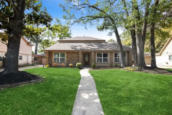 3215 Falling Brook Drive, Kingwood, TX 77345