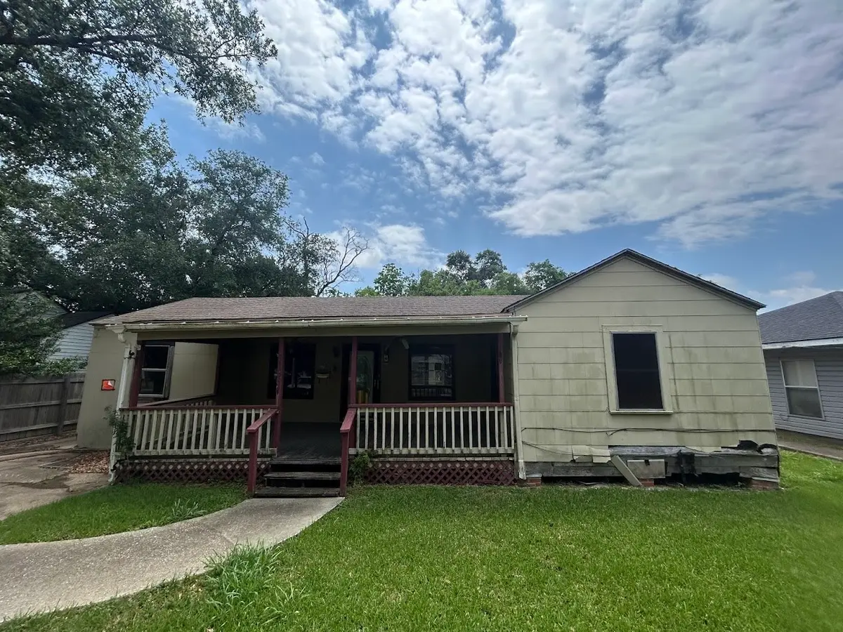 6136 25th Street, Groves, TX 77619 - Image #1