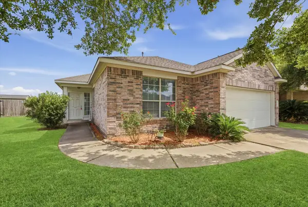 10707 Mocker Nut Street, Baytown, TX 77523