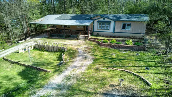 986 County Road 4921, Etoile, TX 75944