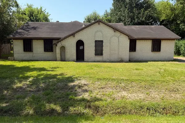 550 E Melville Drive, Crosby, TX 77532