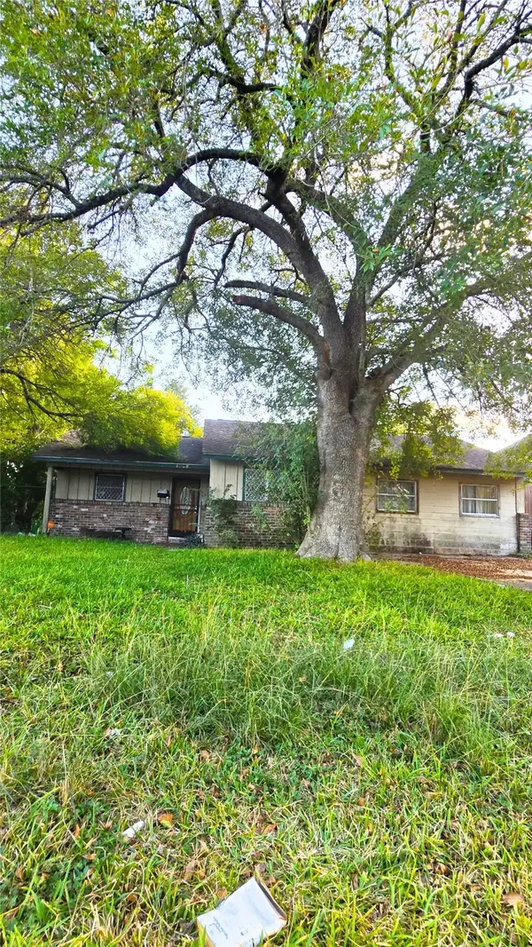 5642 Ricky St, Houston, TX 77033