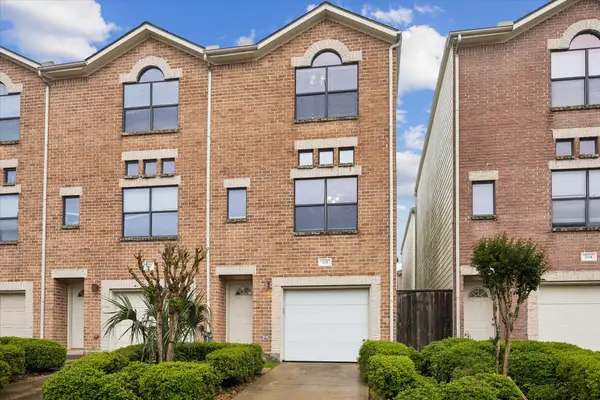 3501 Link Valley Drive #301, Houston, TX 77025