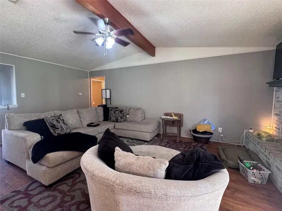 105 W Rutherford Street, Mount Vernon, TX 75457 - #3