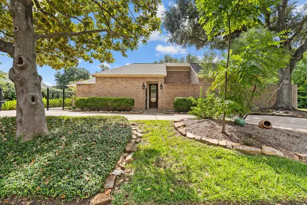 11519 Lakeside Place Drive, Houston, TX 77077