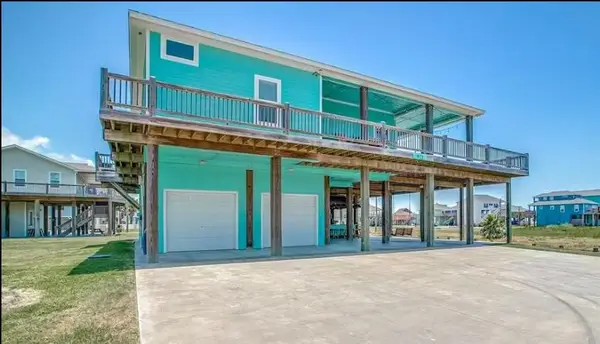 922 Palmridge Drive, Crystal Beach, TX 77650