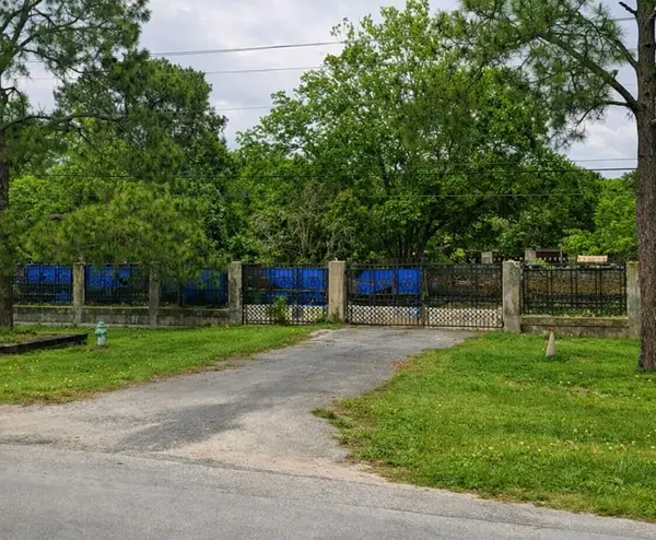 2005 S Highway 288b, Angleton, TX 77515