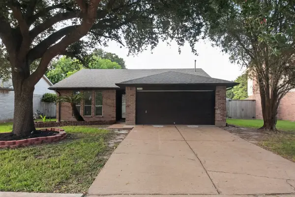 15410 Wildwood Lake Drive, Houston, TX 77083