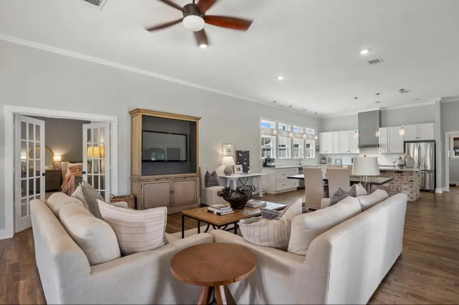 539 Elm Street, New Ulm, TX 78950 - Image #3