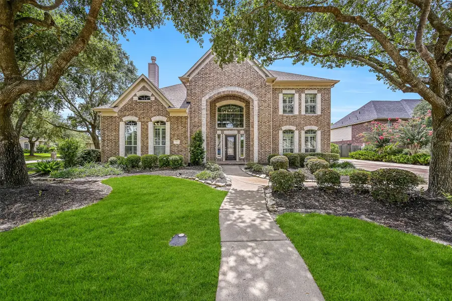 212 Falcon Lake Circle, Friendswood, TX 77546 - #2