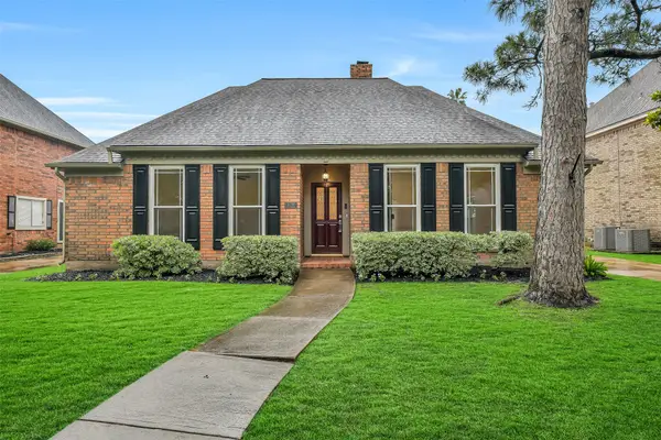 2105 Winged Foot Drive, League City, TX 77573