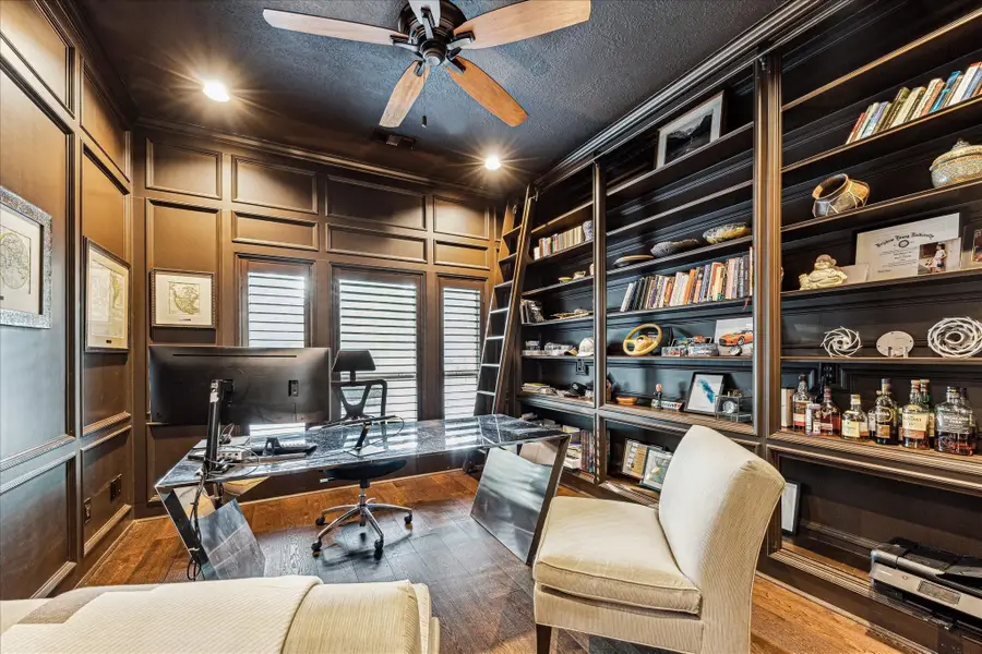 19 Grogans Point Court, The Woodlands, TX 77380 - Image #3