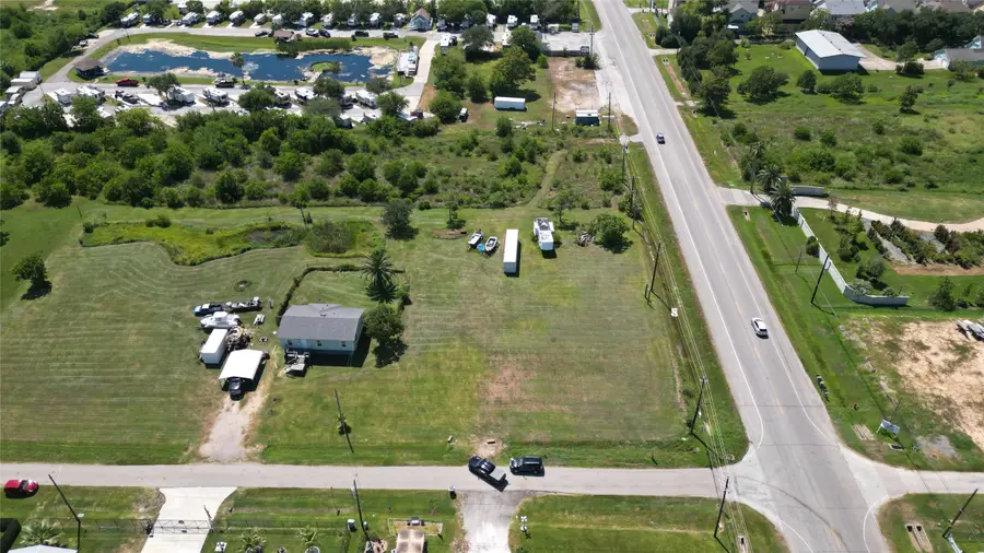 230 22nd Street, Dickinson, TX 77539 - Image #2