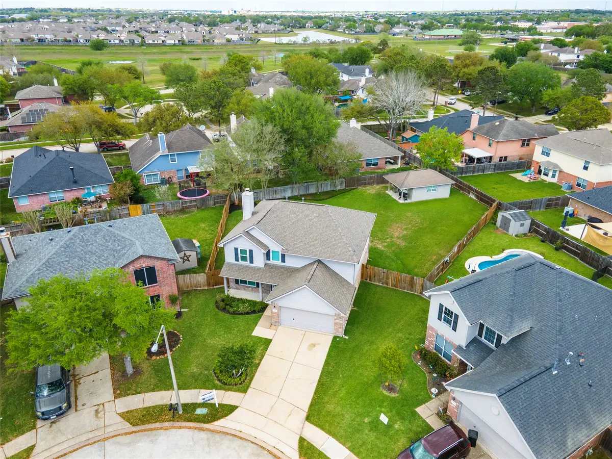 207 Fox Springs Court, Dickinson, TX 77539 - #1