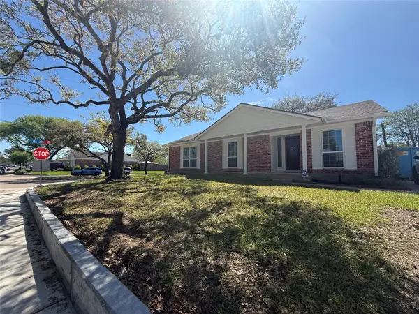 15403 W Hutchinson Circle, Houston, TX 77071