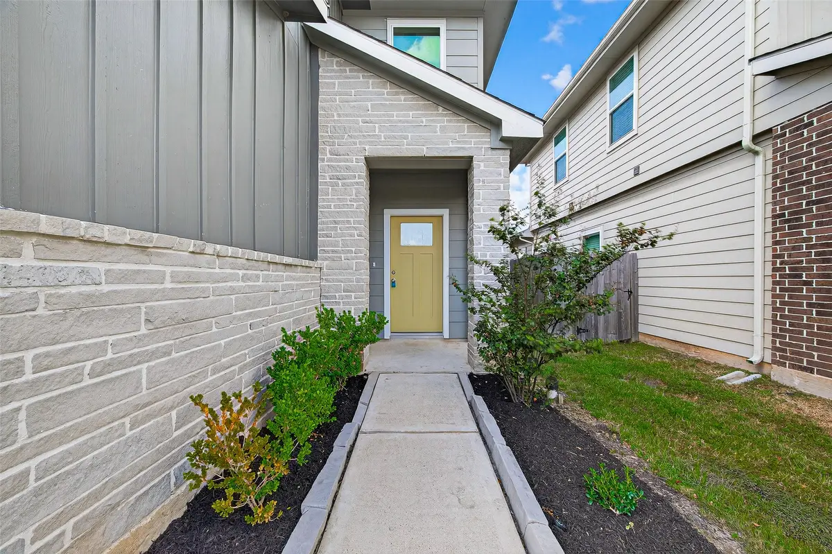 12712 Oxford Gate Drive, Houston, TX 77047 - Image #1