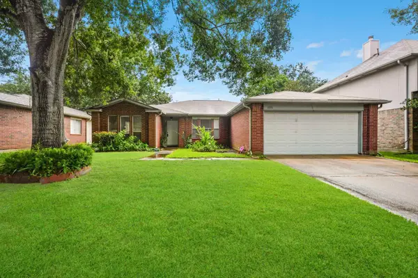 1723 Oak Ridge Drive, Kemah, TX 77565