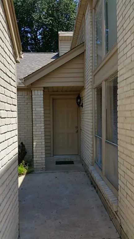 11526 Sands Point Drive, Houston, TX 77072 - Image #2