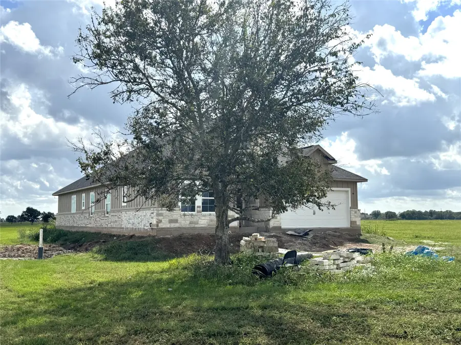 471 Buffalo Trail, Angleton, TX 77515 - Image #3