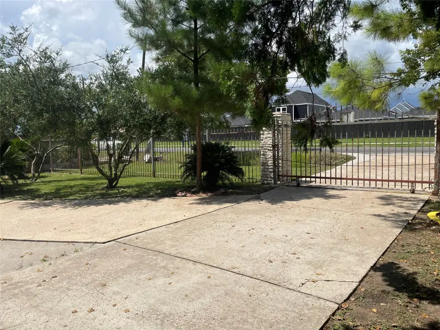 4920 Almeda Genoa Road, Houston, TX 77048 - #3