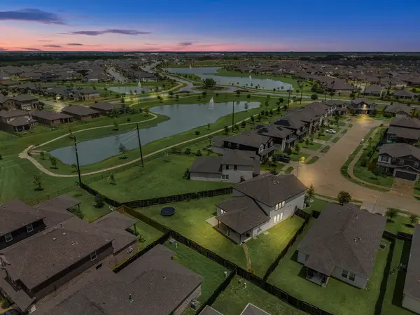 10502 Watershed Drive, Rosharon, TX 77583