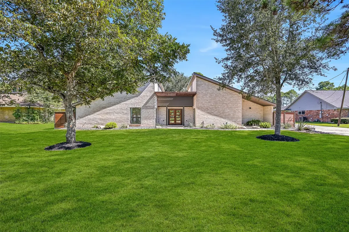 921 Falling Leaf Drive, Friendswood, TX 77546 - #1