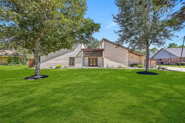 921 Falling Leaf Drive, Friendswood, TX 77546