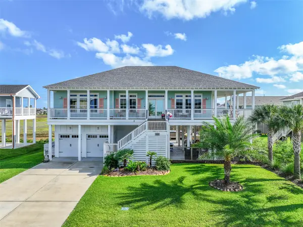 9207 W Bay Road, Galveston, TX 77554