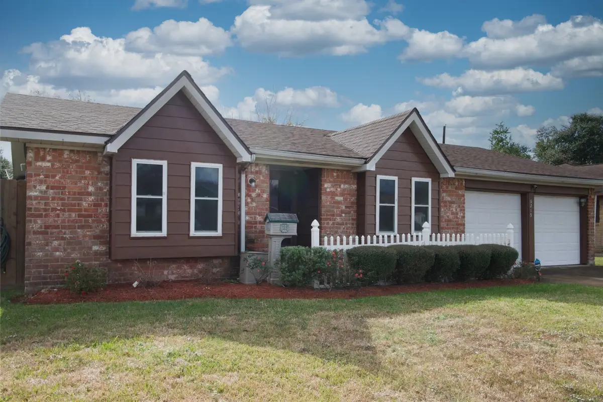 6219 Darlinghurst Drive, Houston, TX 77085 - Image #1
