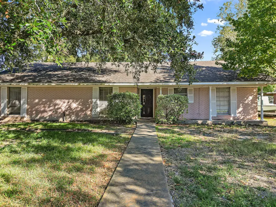 407 Lazy Lane, Anahuac, TX 77514 - Image #3