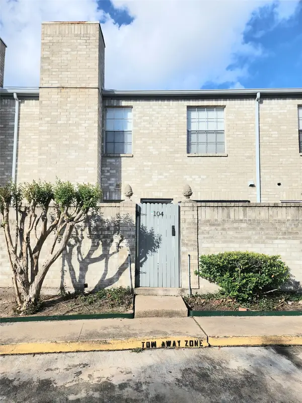 6500 Sands Point Drive #104, Houston, TX 77074