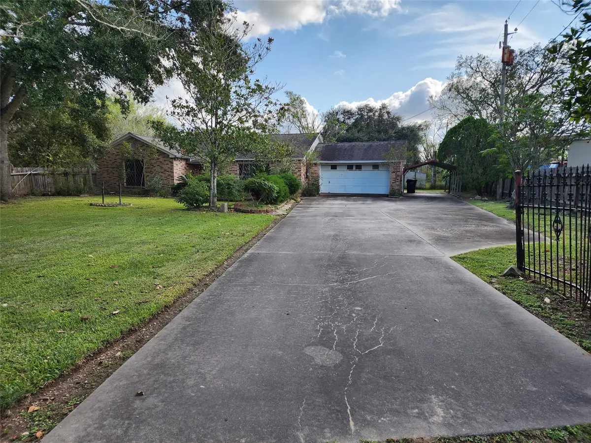 2200 Golden Avenue, Bay City, TX 77414 - Image #1