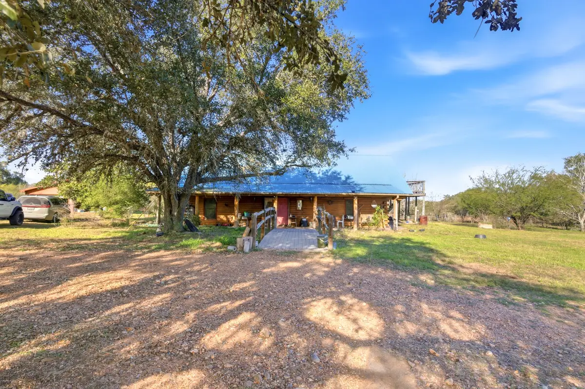 6347 Old Goliad Rd Road, Goliad, TX 77963 - Image #1