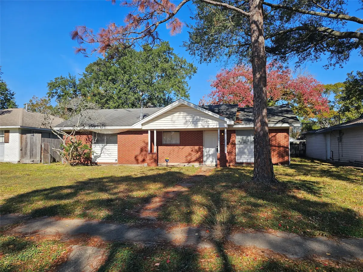 305 Helen Drive, Deer Park, TX 77536 - Image #1