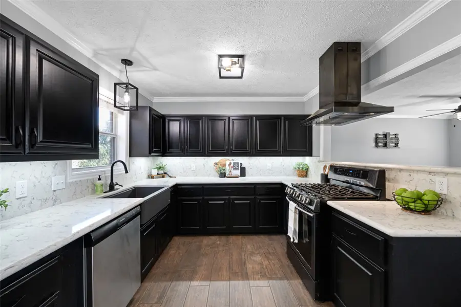 805 Betty Street, El Campo, TX 77437 - Image #3