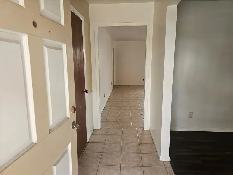 6814 Castleview Lane, Stafford Missouri City, TX 77489 - #3