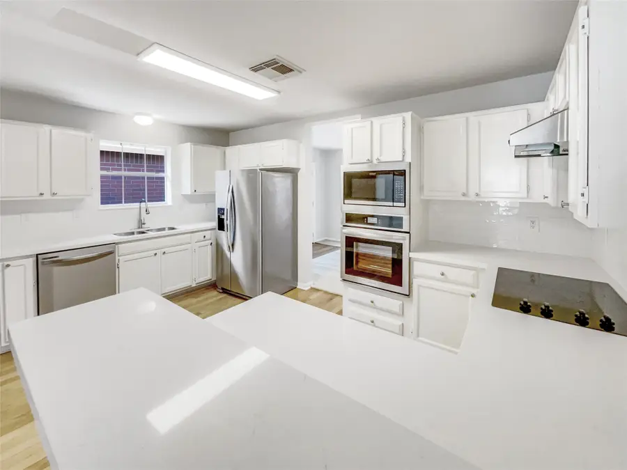 3229 Continental Drive, Missouri City, TX 77459 - Image #2