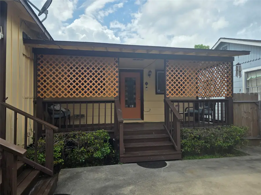 1028 Baker Avenue, Bacliff, TX 77518 - #2