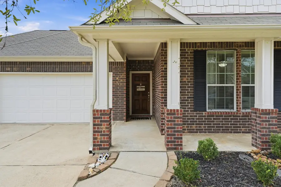 114 Avery Springs Lane, Dickinson, TX 77539 - Image #3